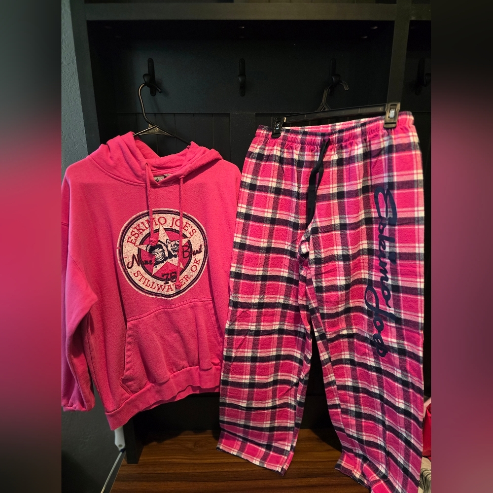 Eskimo Joes Pink and Blue Womens Pajamas Set